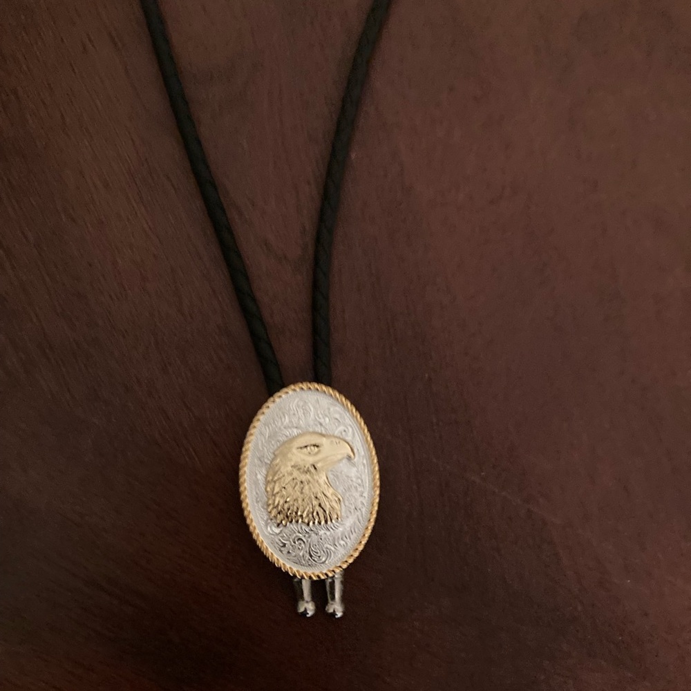 Medallion necklace - Picture 3 of 6